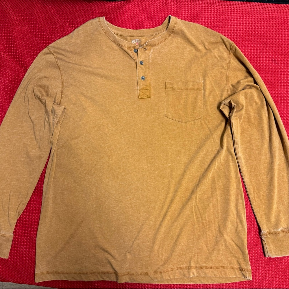 Henley shirt tan